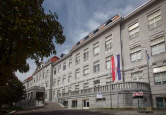 Ozlijeđeni učenik iz zagrebačke škole stabilno, i dalje je na intenzivnoj njezi