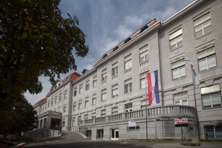 Ozlijeđeni učenik iz zagrebačke škole stabilno, i dalje je na intenzivnoj njezi