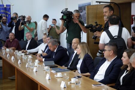 Plenković o otpadu u Gospiću: Kreće prekrivanje odlagališta i odvoz otpada u vrećama