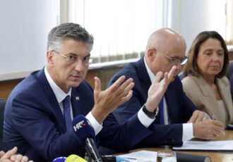 FOTO Andrej Plenković u Gospiću: Vlada predstavlja korake za sanaciju nelegalnog otpada