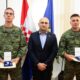 Hrvatski vojnici spasili muškarca iz zapaljenog vozila u Litvi, Anušić im uručio medalje