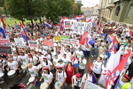 Prosvjed “Hodaj za Liku, hodaj za Hrvatsku”: Hitna intervenirala šest puta, policija nijednom