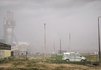 Drama u Petrokemiji: buknuo veliki požar, dio kompleksa navodno evakuiran