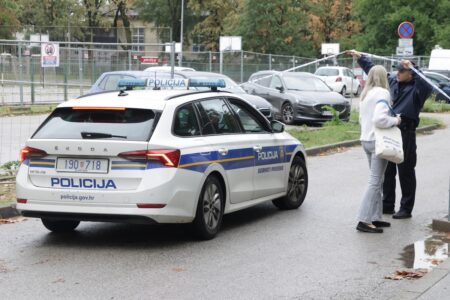 Policija i Hitna pomoć ispred srednje škole u Zagrebu, troje ozlijeđenih