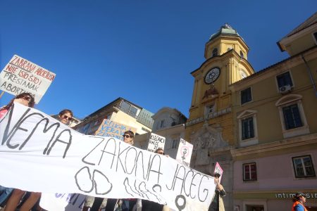 Rijeka: Održan Hod za slobodu pod sloganom „Naš izbor, naš Zakon!”