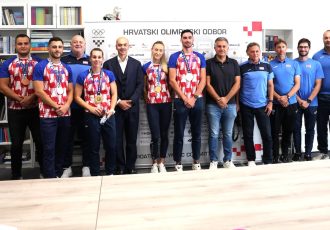 Hrvatski atletski medaljaši na prijemu u HOO-u, pogled već prema Los Angelesu 2028.