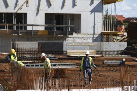 Teška nesreća na gradilištu: 21-godišnjak pao na beton s tri metra