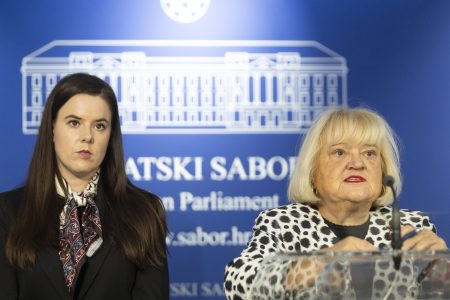 Mrak Taritaš traži raspravu o reproduktivnim pravima, Vlada predlaže odbijanje interpelacije