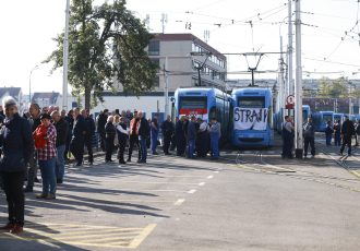 Zagreb se probudio u drugi dan štrajka: Voze samo jedan tramvaj i jedan autobus