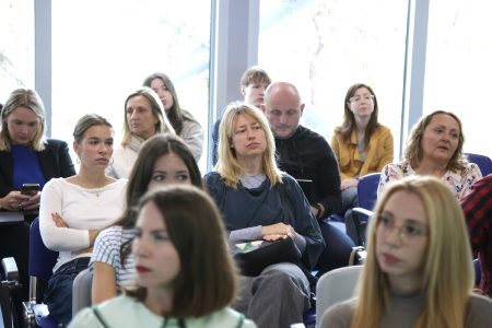 Društvene mreže sve jače oblikuju mlade: škola gubi bitku s „manosferom“