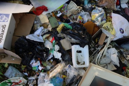 Otpad iz Italije završio u Otoku? Građani upozorili nadležne službe