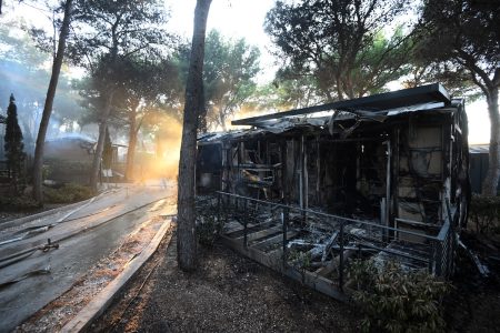 Plamen se ponovno pojavljuje na Braču, vatrogasci poslali važno upozorenje