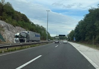 HAK upozorava na mokre kolnike i moguće gužve