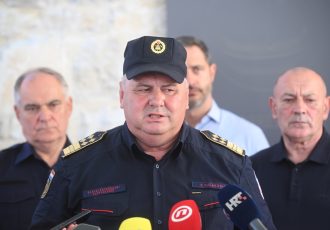 Novi veliki problem za vatrogasce, buknuo požar kod Sevida