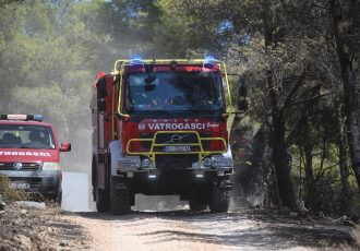 Razmjeri požara na Braču su golemi: Požarište dugo gotovo 40 kilometara
