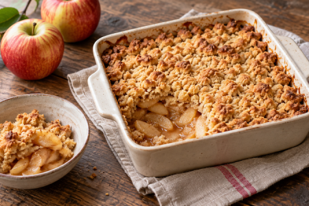 Crumble od jabuka: Hrskavi desert bez jaja, miksera i razvlačenja tijesta