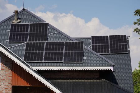 Kako do poticaja za solarne elektrane? Donosimo uvjete, iznose i način prijave