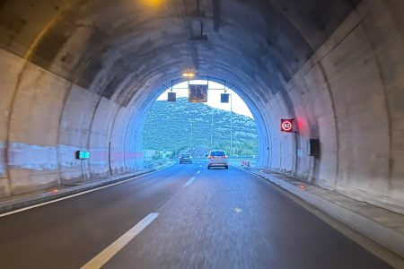 Važna promjena na A1 od ponedjeljka: Zatvara se jedna cijev Male Kapele, evo kako će se voziti
