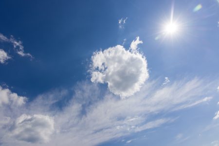 Sunčan i topao ponedjeljak, pod Velebitom navečer jaka bura