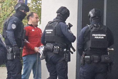 Mlađana doveli pod jakim osiguranjem, danas bi trebala svjedočiti tri čovjeka