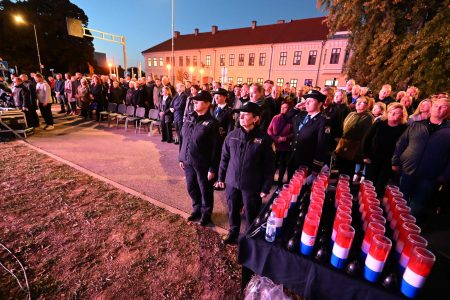 Vukovar odao počast 97 policajaca poginulih i nestalih 1991.