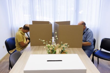 BiH bira novu vlast: 7.028 kandidata za 518 mandata