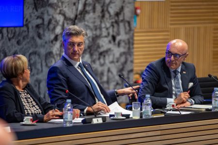 Dodatak za umirovljenike: 6 eura u planu, sindikati traže više