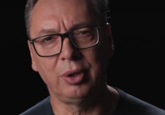 “Diktator”, “monstrum”, “luđak”: Aleksandar Vučić objavio neobičan predizborni spot