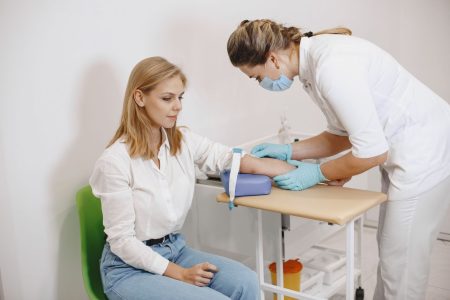 Koliko zapravo zarađuju medicinske sestre? Sindikat upozorava na ključan detalj